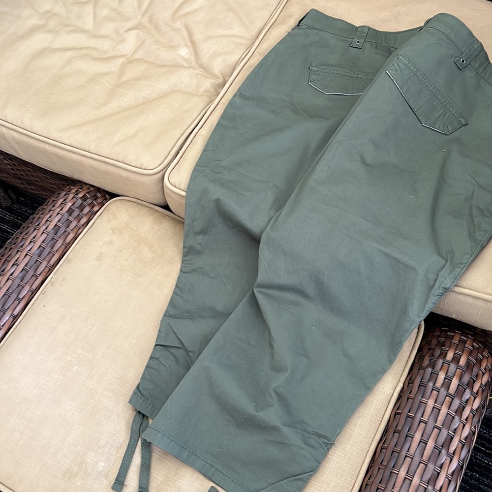 Summer/Fall crop/capris - Picture 2 of 4